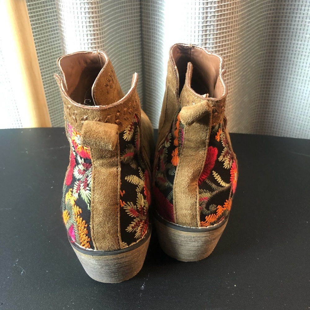 Floral Embroidered Booties - Picture 4 of 5